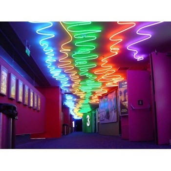 50м. Неоновая лента теплого цвета 2835, 3000К, 8W, 220V, 120LED/m, IP67 Uniel ULS-N21-2835-120LED-m-8mm-IP67-220V-8W-m-50M-WW -(UL-00002925) 