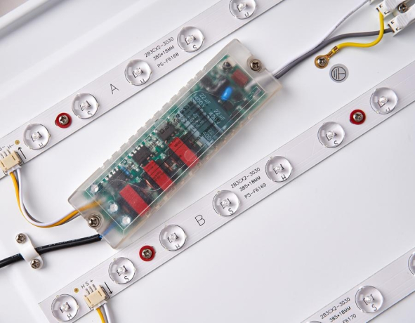 Потолочная светодиодная люстра с пультом ДУ и дополнительной подсветкой Ambrella light Orbital FF76 