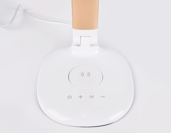 Светодиодная настольная лампа с беспроводной зарядкой Ambrella light Desk DE525 