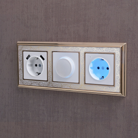 Встраиваемые розетки 220V