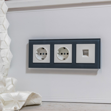 Встраиваемые розетки 220V